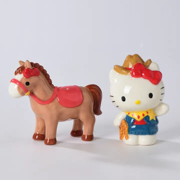 Hello Kitty Salt & Pepper shaker set